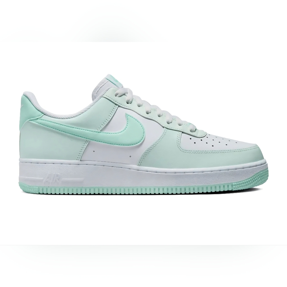 Nike Air Force 1 Low Mint Foam Men's Size 11 ( EUC) - Picture 3 of 9